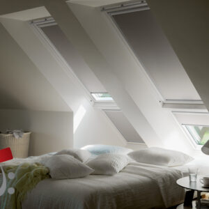 Elektro Verdunkelungsrollo grau für Velux Dachfenster