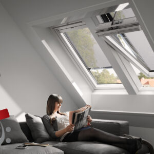 Zwei Velux Halterallen Markisen in schwarz 5060