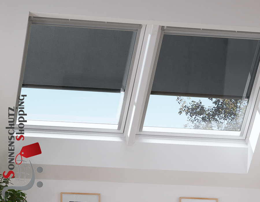 Innenansicht zwei Solar Markisen für Dachfenster