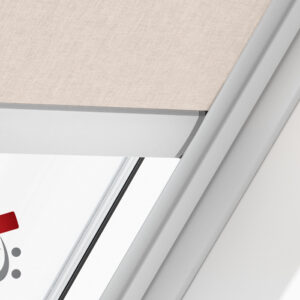 Nahaufnahme elektrisches Velux Rollo