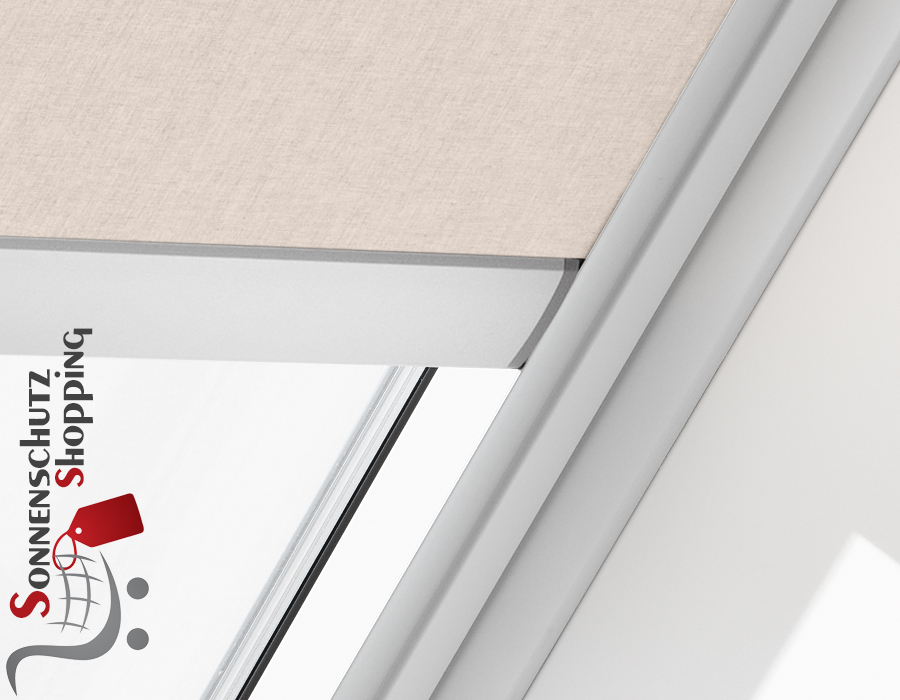 Nahaufnahme elektrisches Velux Rollo