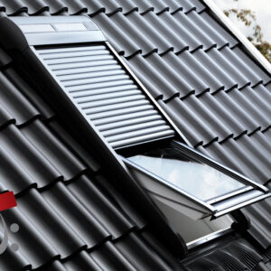 Dachfenster Rollladen mit Solarantrieb