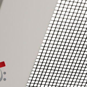 Nahaufnahme Insekten-Gewebe an der weißen Schiene, Artikel ZIL